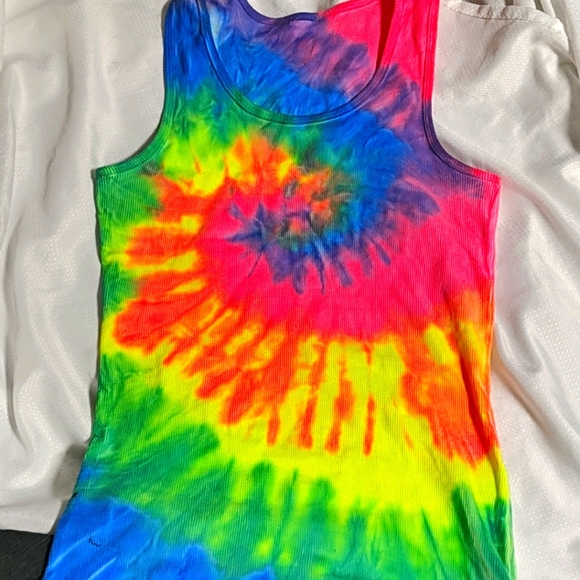 Handmade tie dye tank top - Picture 4 of 4